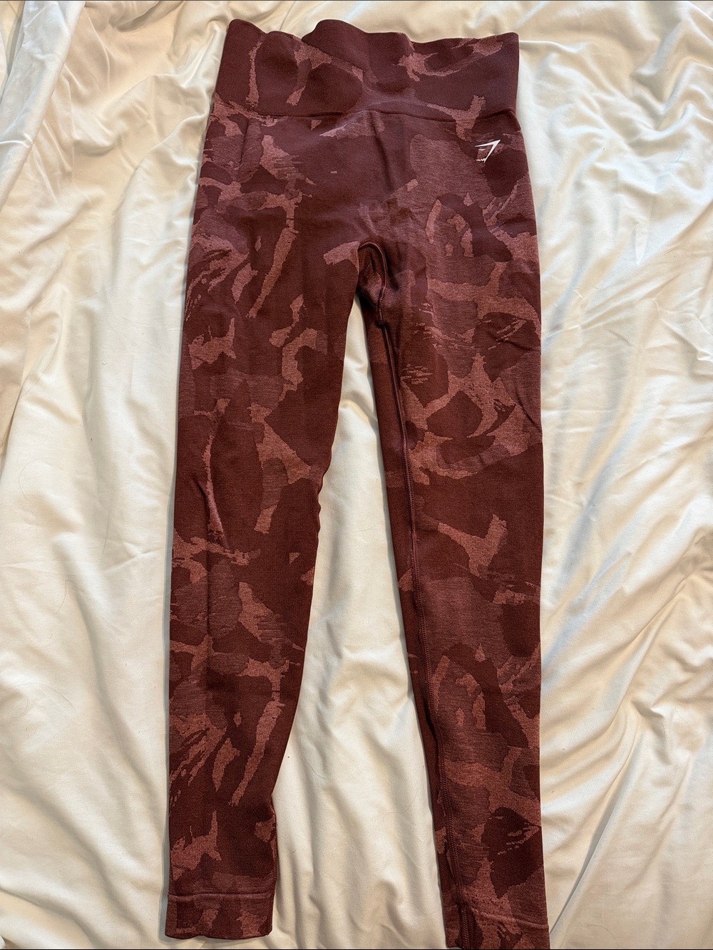 Seamless High-Waist Leggings in Burgundy Camo